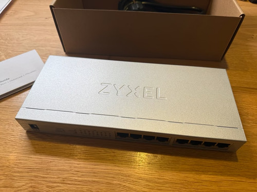 Zyxel gs1008hp port gigabit - zyxel, 8-port