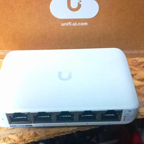 Ubiquiti unifi usw flex mini - ubiquiti,